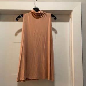 Sen sleeveless turtleneck